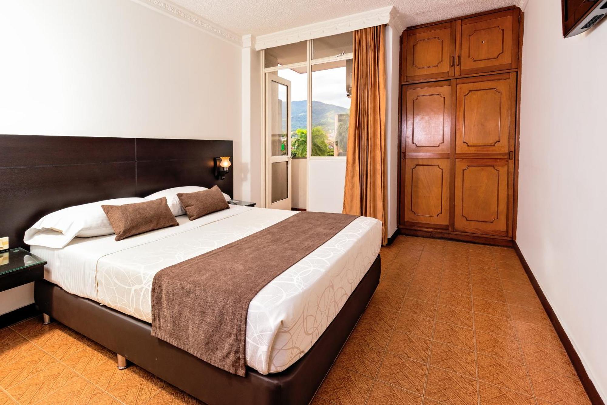 Iguazu Hotel *